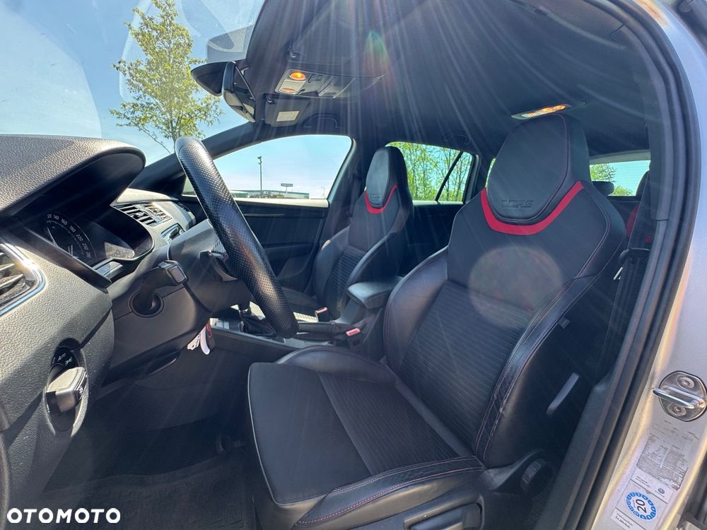 Skoda Octavia 2.0 TDI DSG RS - 28