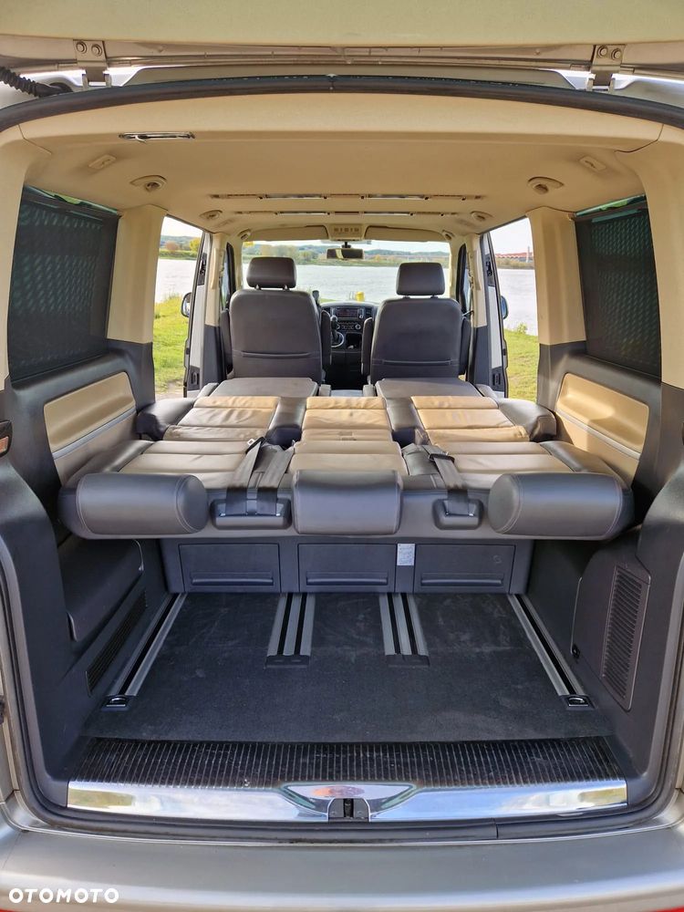 Volkswagen Multivan - 21