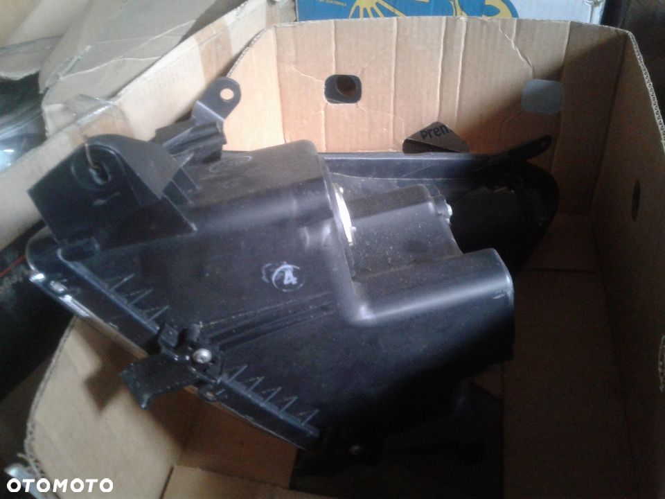 Lampa Toyota Corolla Verso 06-08r, Lift ,prawy przód - 3