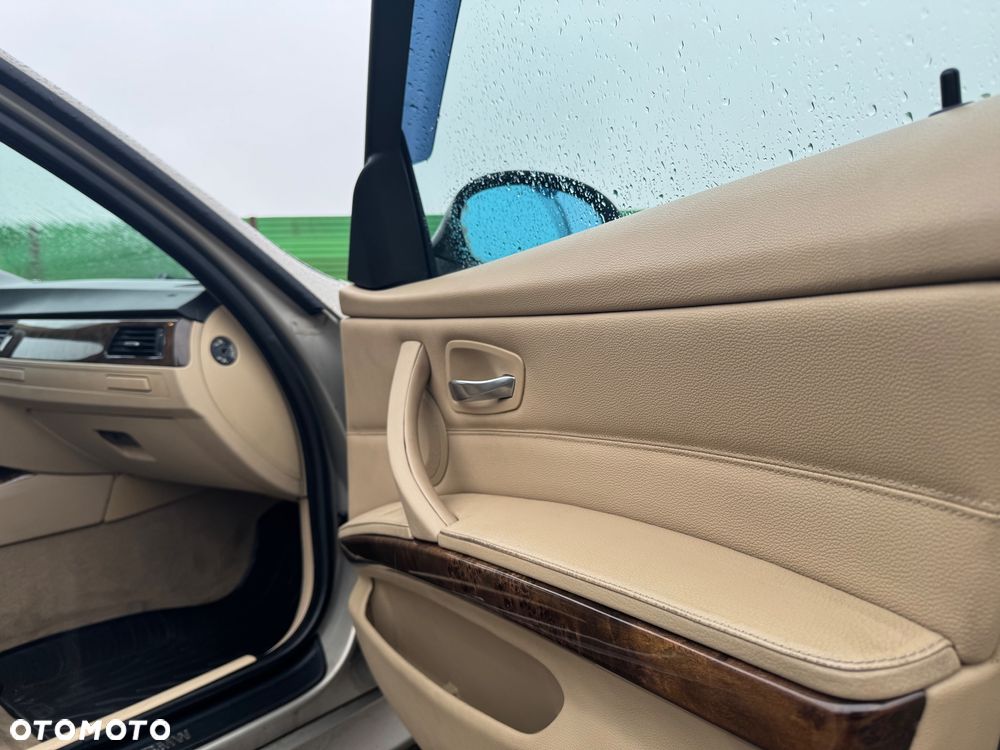 BMW Seria 3 320i Edition Sport - 27