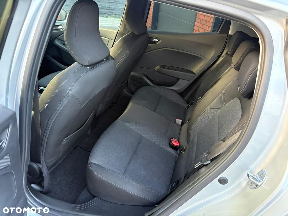 Renault Clio E-TECH 140 INTENS - 12