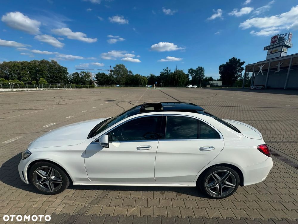 Mercedes-Benz Klasa C 300 4Matic 9G-TRONIC AMG Line - 3