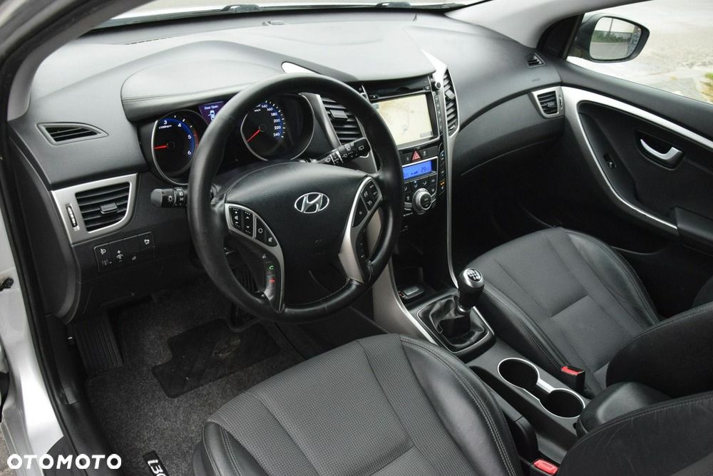 Hyundai i30 1.6 CRDi Fifa World Cup Edition - 31
