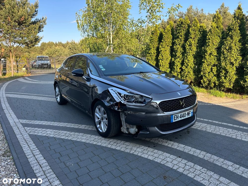 DS Automobiles DS 5 - 10