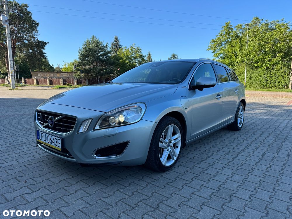 Volvo V60 D6 AWD Plug-in Hybrid Summum - 2
