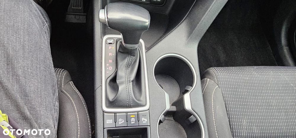 Kia Sportage 1.7 CRDI 2WD ISG Dream-Team Edition - 19