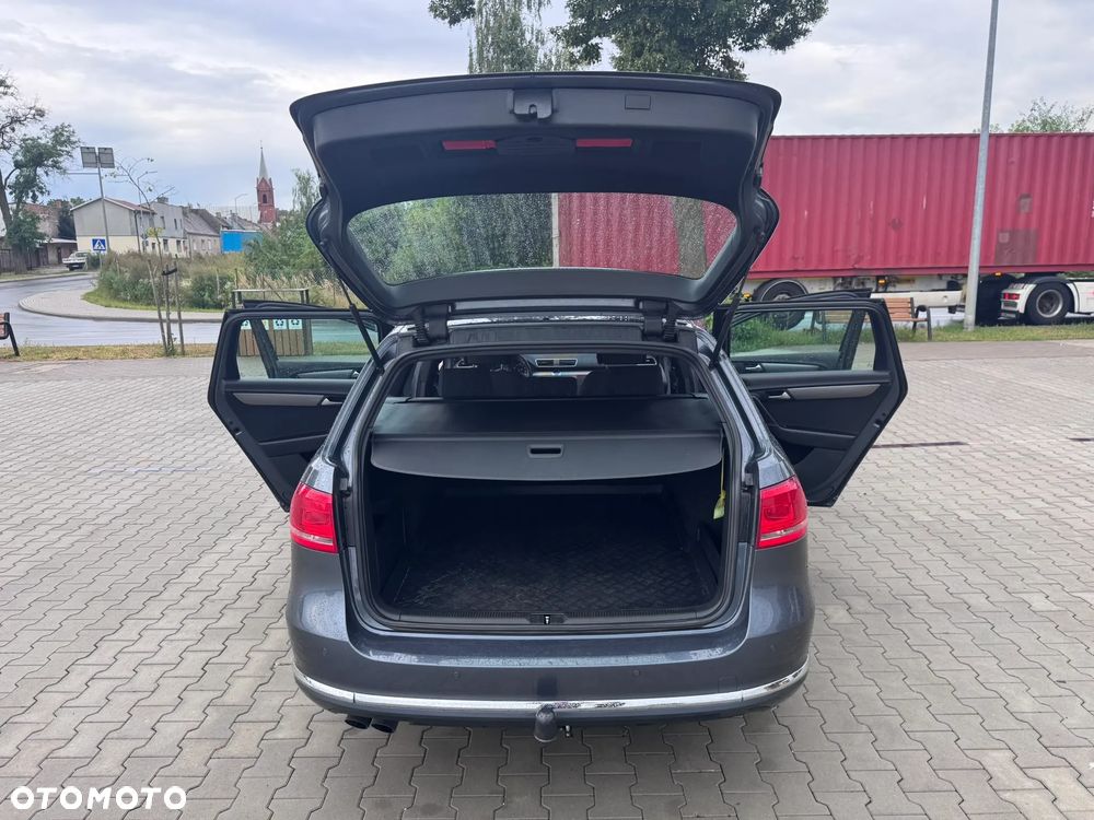 Volkswagen Passat - 13