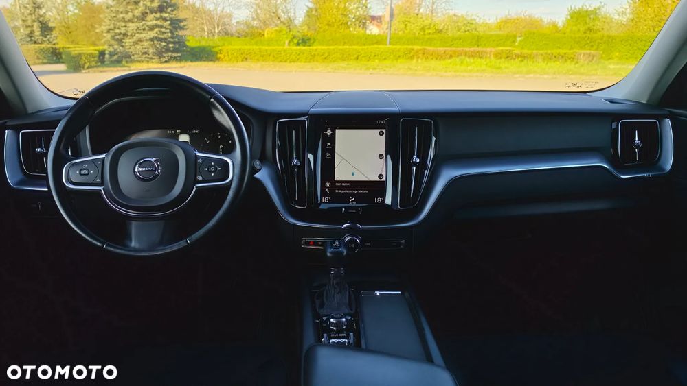 Volvo XC 60 D4 AWD Geartronic Momentum - 25