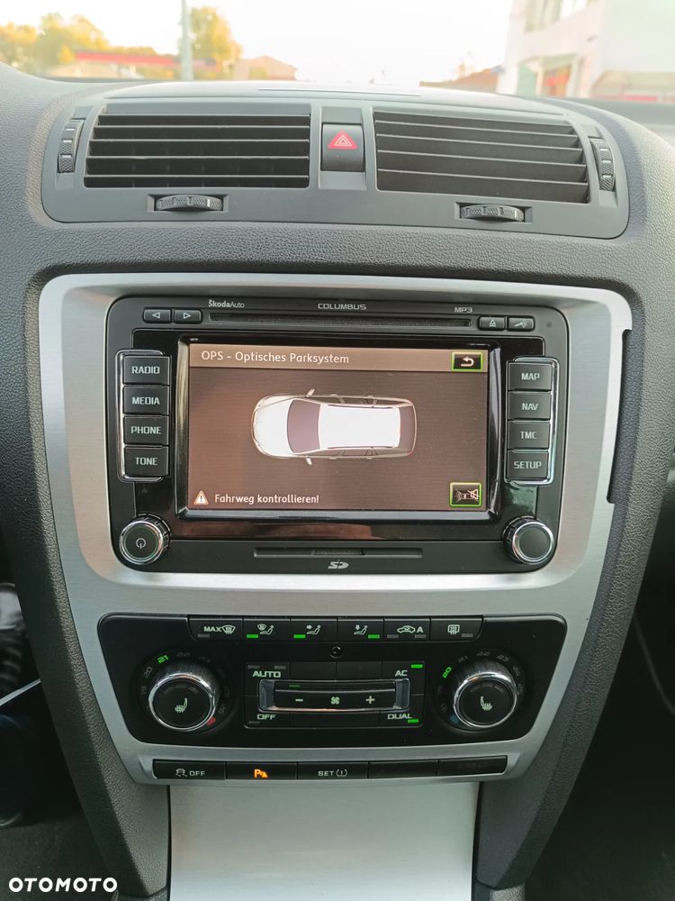 Skoda Octavia Combi 2.0 TDI DPF DSG RS - 19