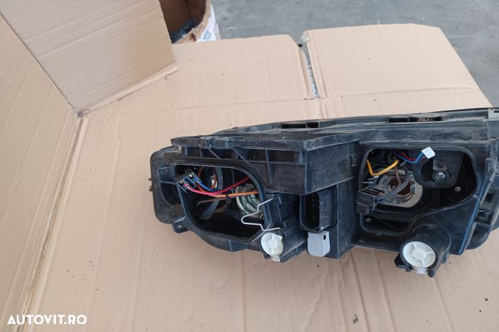 Far dreapta cu Xenon Audi A4 B6 [2000 - 2005] Avant wagon 5-usi 2.5 T - 2