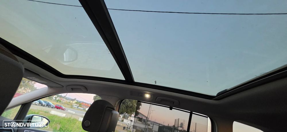 VW Touran 2.0 TDI Highline DSG - 4