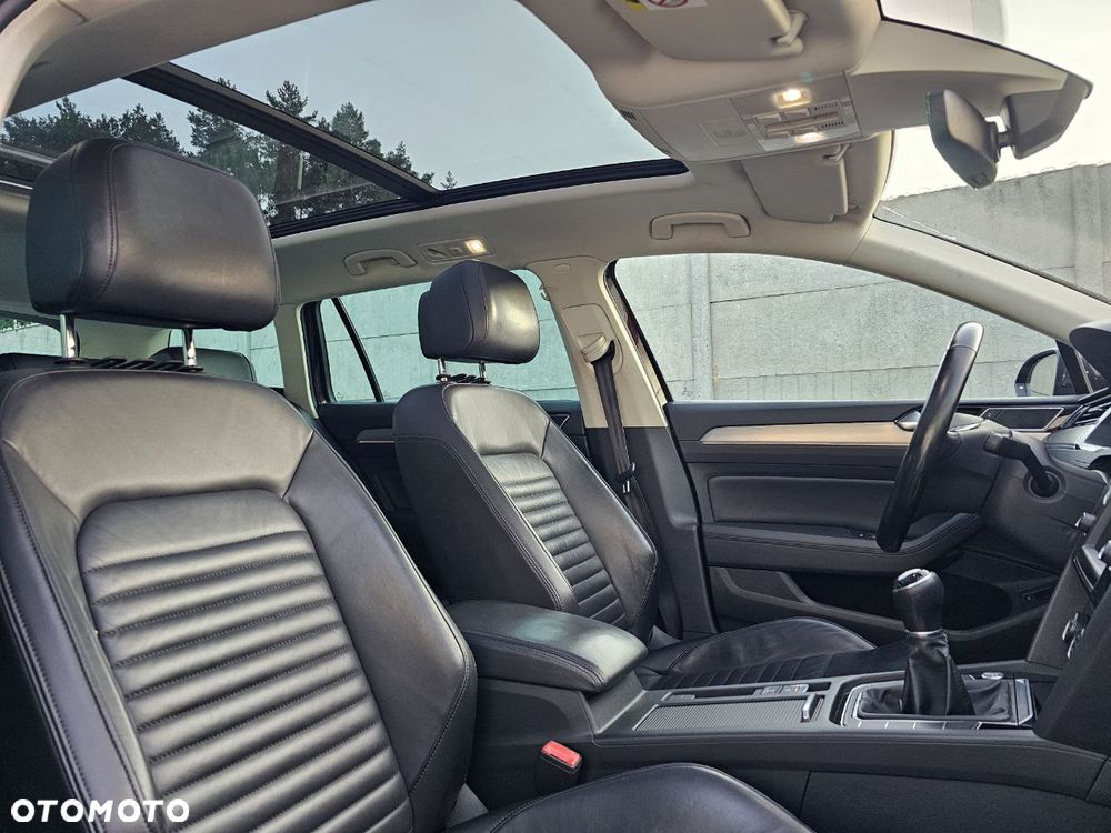 Volkswagen Passat - 33