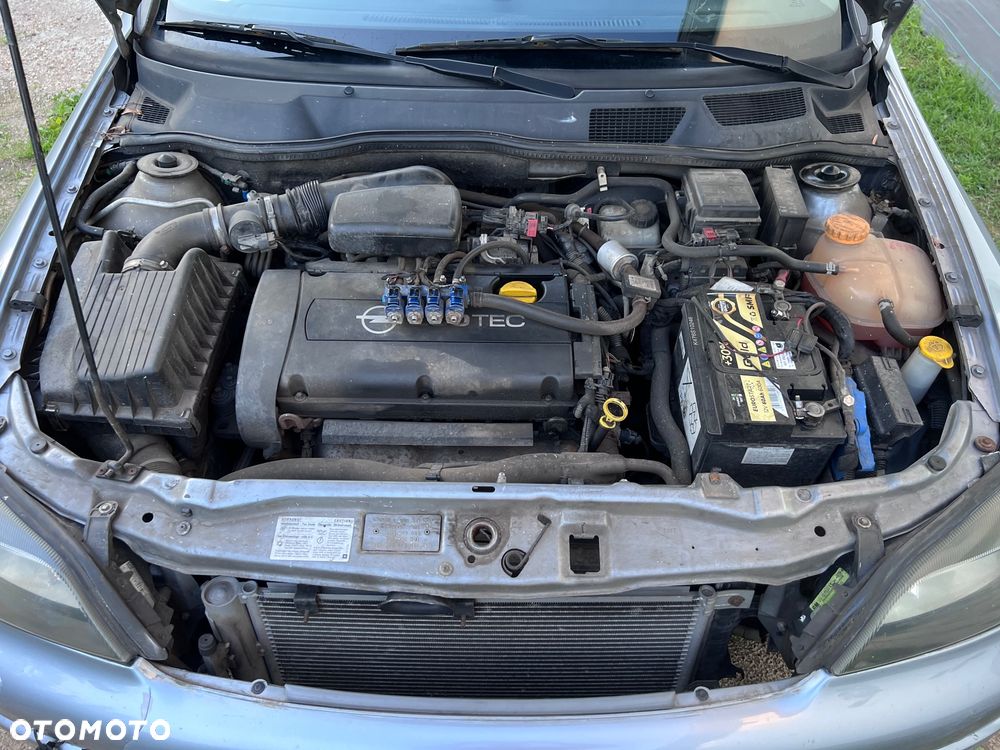Opel Astra 1.6 - 16