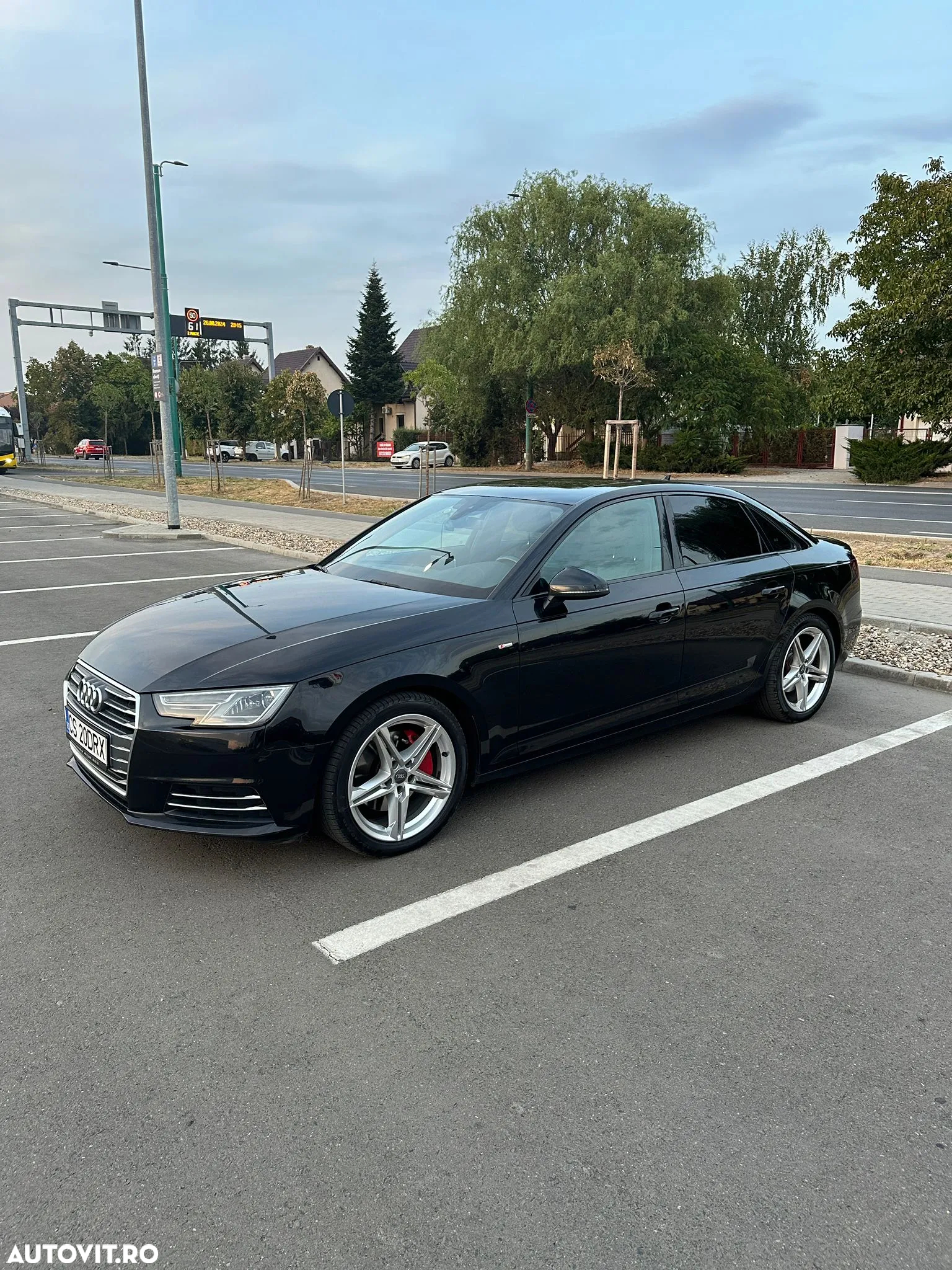 Audi A4 2.0 TDI DPF clean diesel S line Sportpaket - 2
