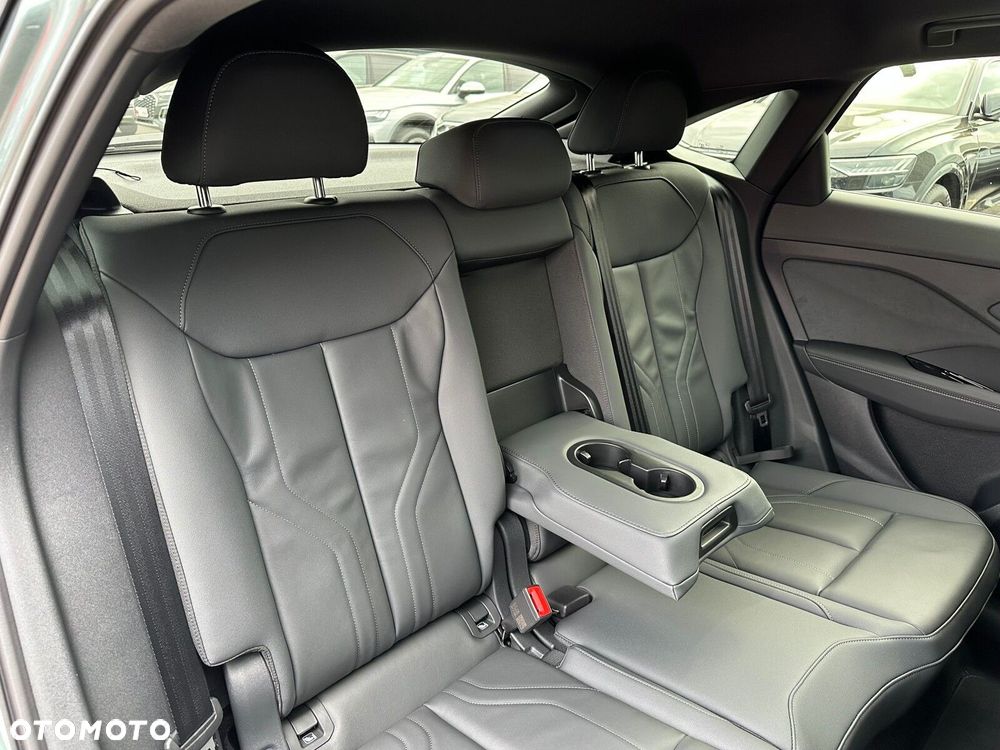 Audi Q3 Sportback - 16