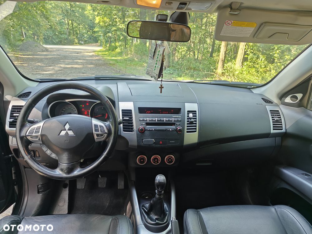 Mitsubishi Outlander 2.2 DID Intense + - 11