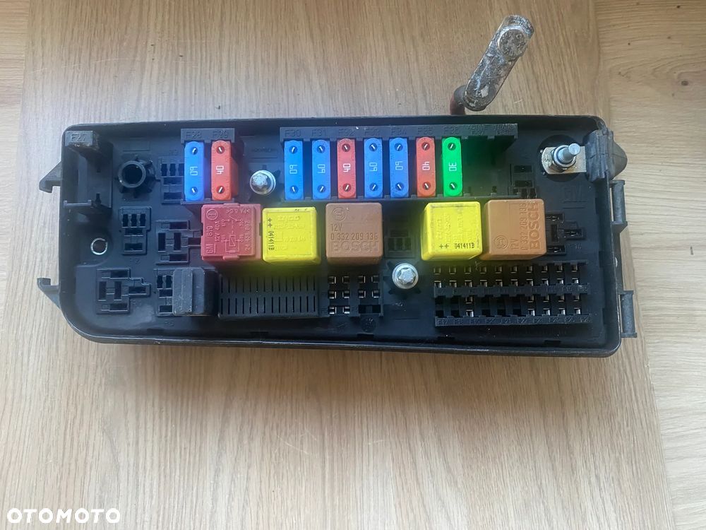 STEROWNIK MODUŁ SKRZYNKA BEZPIECZNIKÓW OPEL VECTRA C 460023260 13170899 519066104 - 1