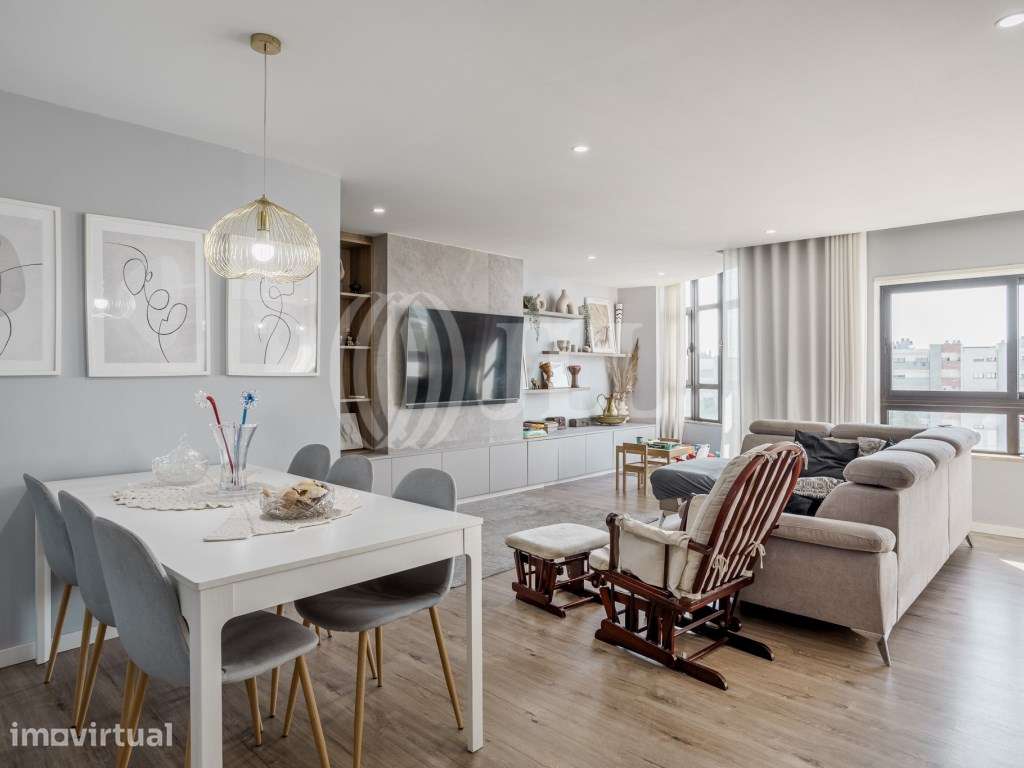 Apartamento T5, remodelado, com varanda, Faro, Algarve - Grande imagem: 2/30