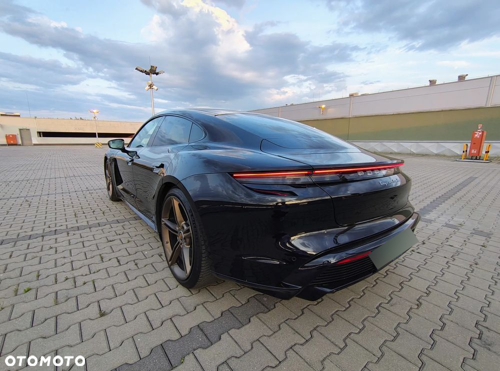 Porsche Taycan - 9