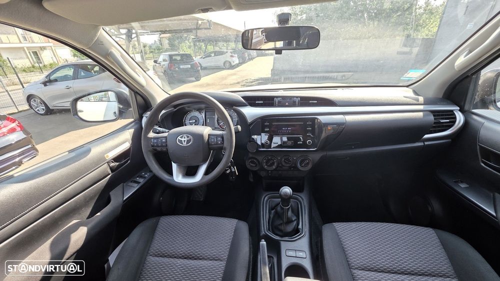 Toyota Hilux 2.4 D-4D 4WD CD CM - 10