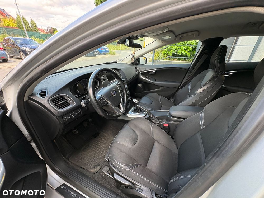 Volvo V40 D2 Momentum - 11