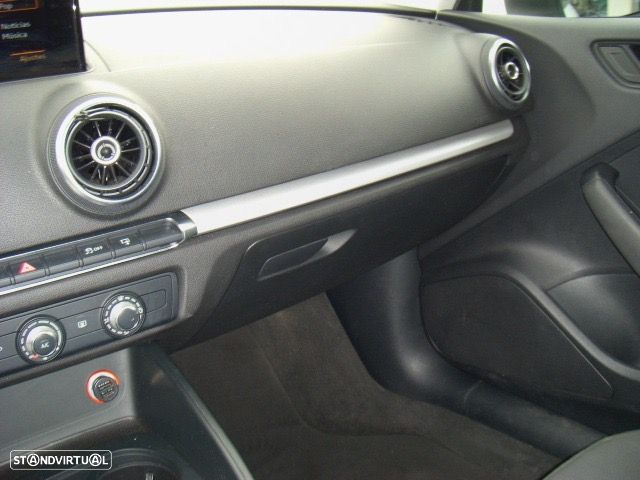 Audi A3 Limousine 1.6 TDI S-line - 18