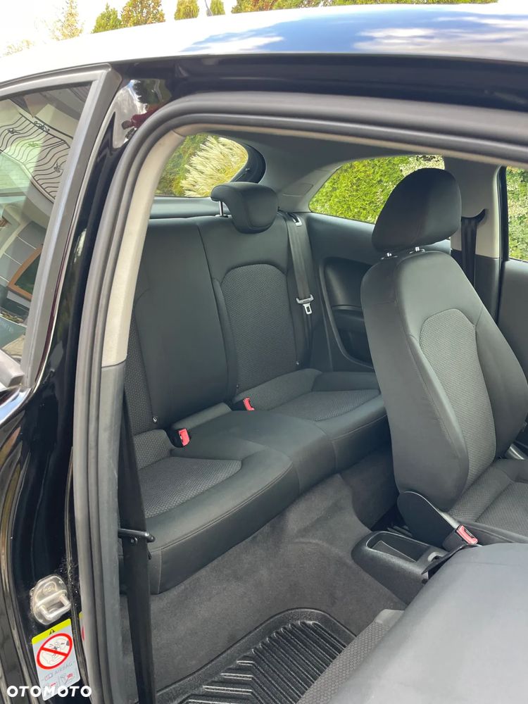 Audi A1 1.6 TDI Attraction - 9