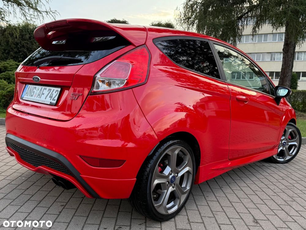 Ford Fiesta ST - 24