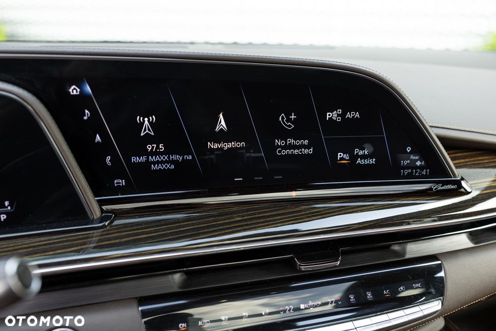 Cadillac Escalade - 27