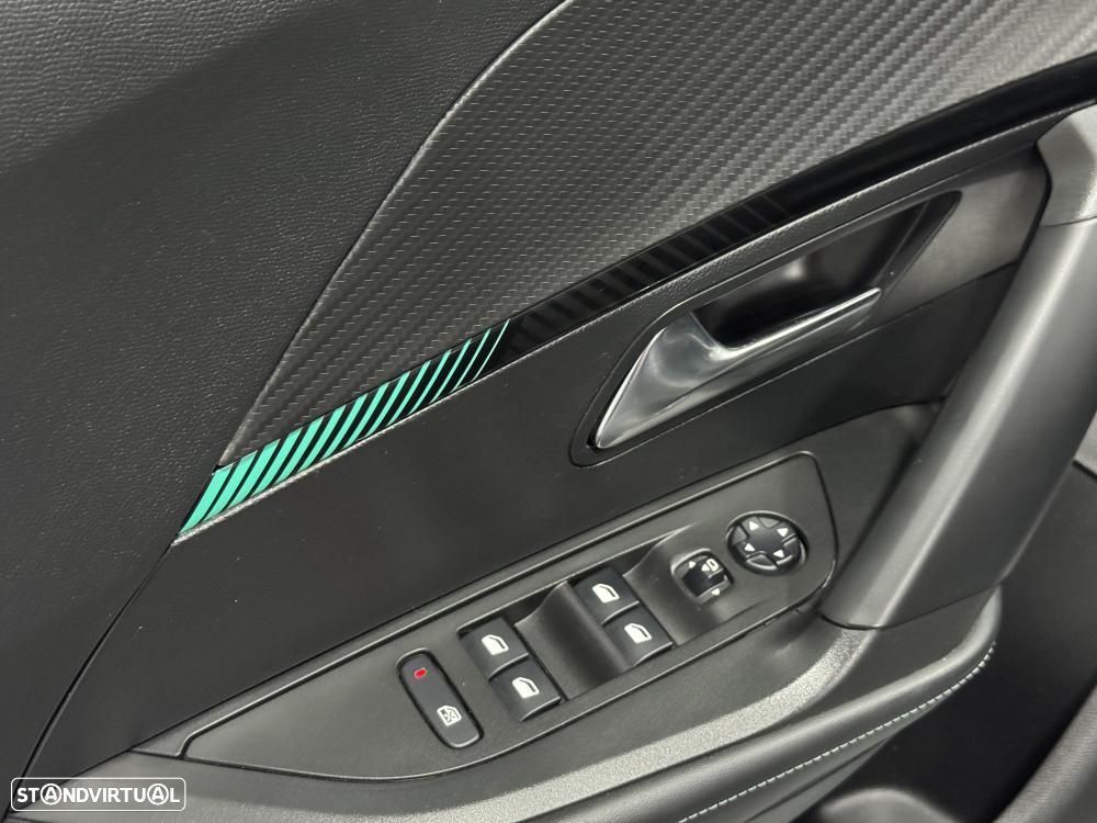 Peugeot 2008 PureTech 100 Allure - 23