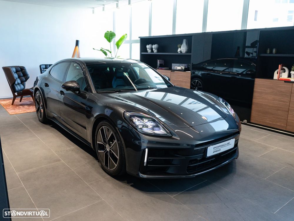 Porsche Panamera 4 E-Hybrid - 3