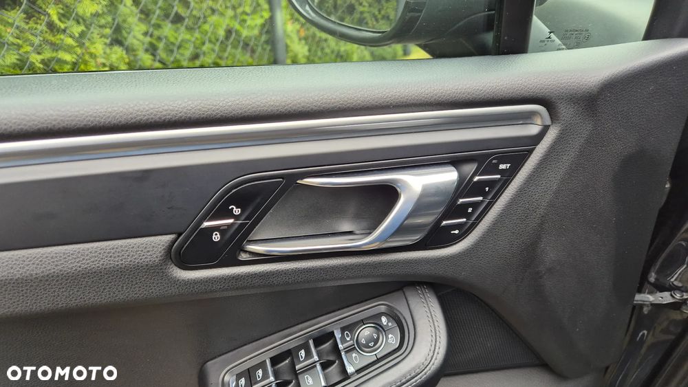 Porsche Macan Standard - 21