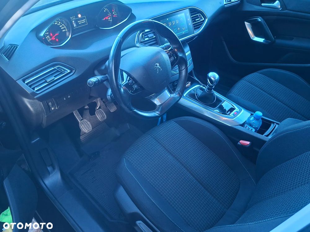 Peugeot 308 BlueHDi 130 Black Edition - 8