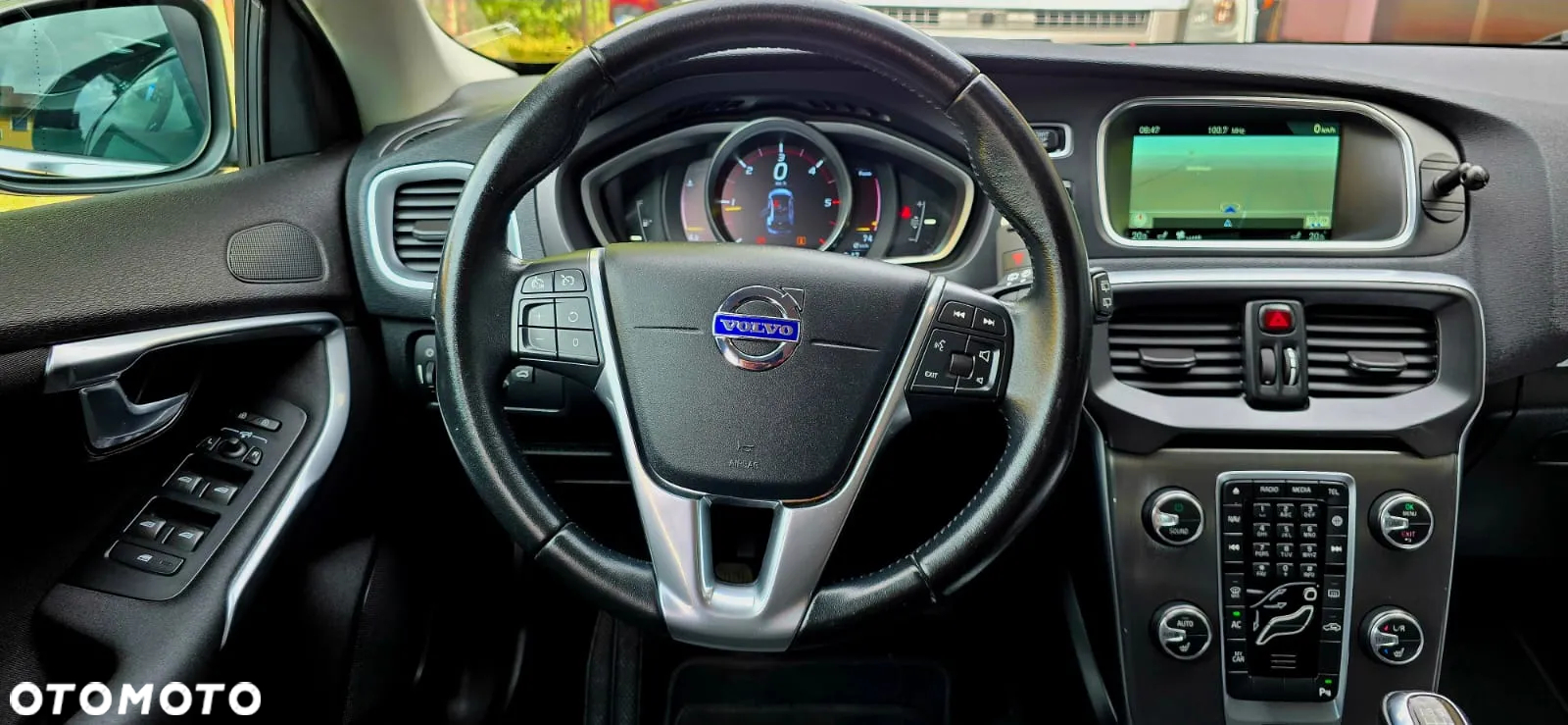 Volvo V40 D2 Drive-E Momentum - 26