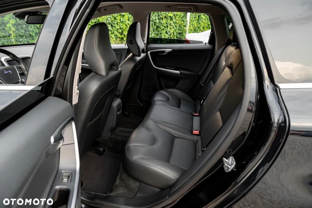 Volvo XC 60 D5 AWD Geartronic Momentum - 21