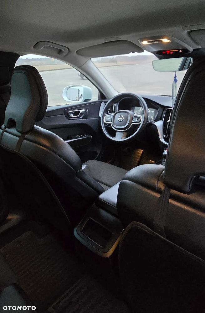 Volvo XC 60 D4 Momentum - 22