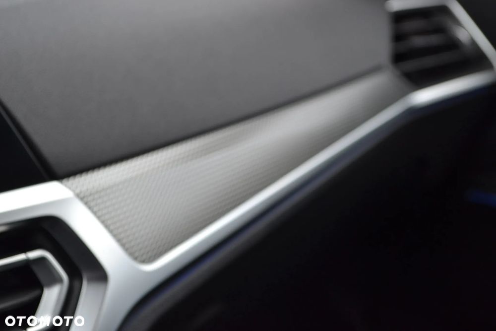 BMW Seria 3 318d Sport Line - 22