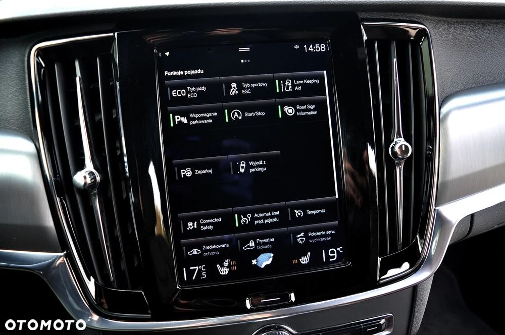 Volvo V90 D4 SCR Momentum Pro - 30