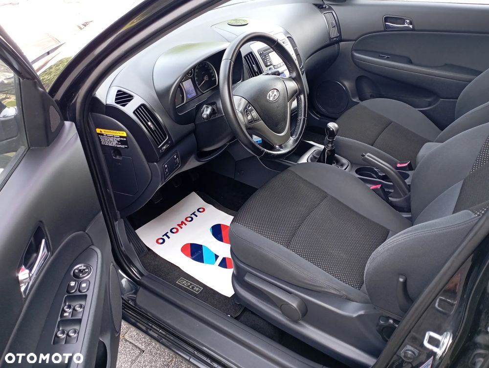 Hyundai i30 1.6 blue Comfort - 12