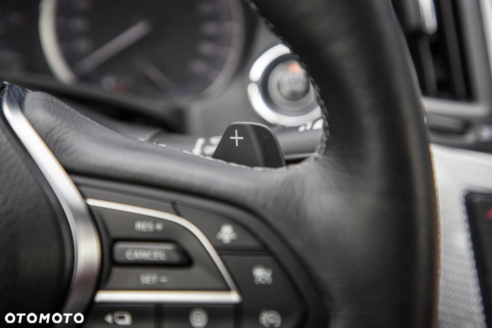 Infiniti Q60 2.0t Sport Tech - 21