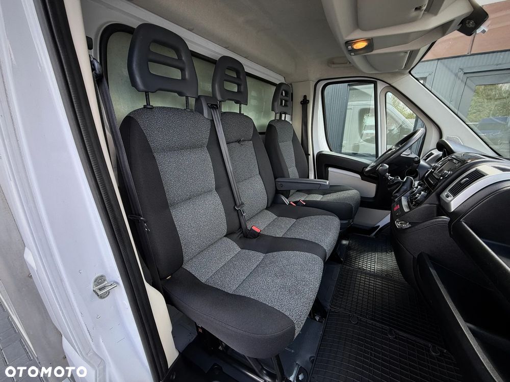 Fiat Ducato 2.3 131KM / Kontener 4,2m 8EP + Winda Palfinger 750kg / 250.476KM PRZEBIEG / 2019 ROK PRODUKCJI / ZAREJESTROWANY W PL / PO PRZEGLĄDZIE UDT / GOTOWY DO PRACY ! - 29
