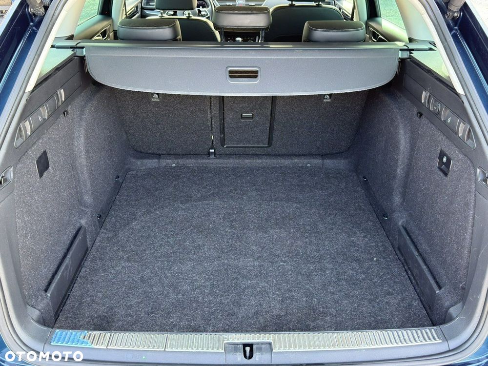 Skoda Superb 2.0 TDI SCR 4x4 L&K DSG - 23