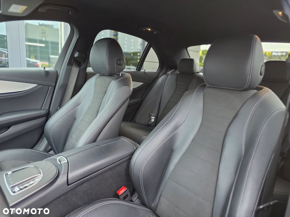 Mercedes-Benz Klasa E 220 d 4-Matic Avantgarde - 27