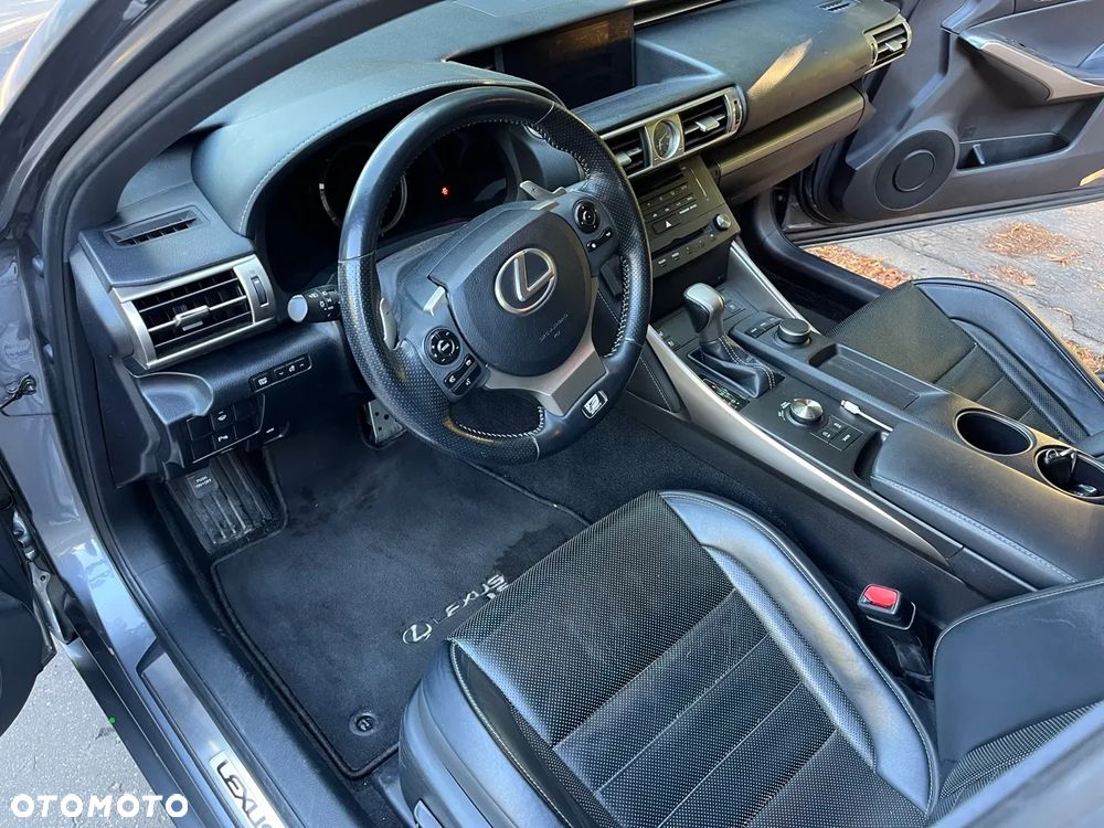 Lexus IS 200t F Impression - 7