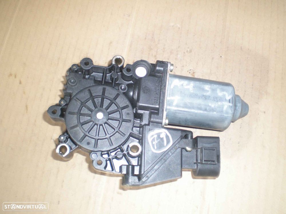 Motor Elevador Vidro 8D0959802E 114188 113 AUDI A4 1999 TD AUDI A4 B5 AVANT 1998 1.9TDI 110Cv 5P CINZA T DRT AUDI A4 8D 1999 1.9TDI 110CV 4P PRETO TD - 1