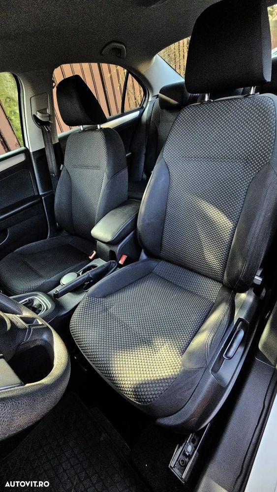 Volkswagen Jetta 1.2 TSI Trendline - 16