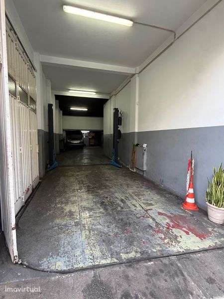 TRESPASSE Oficina mecânica no centro do Porto - Grande imagem: 2/11