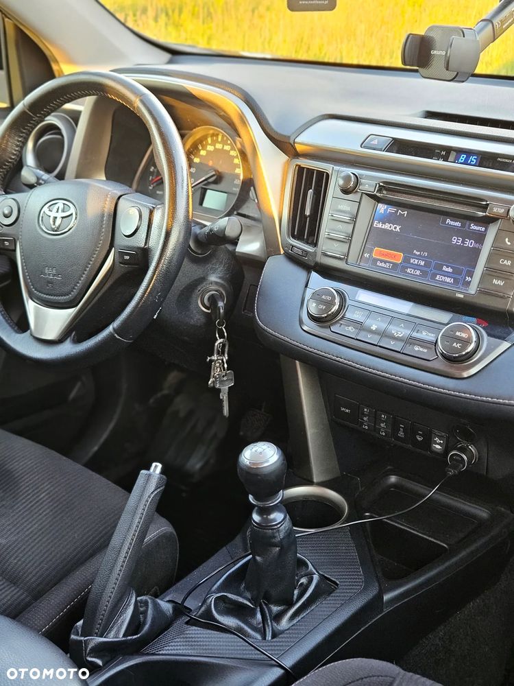 Toyota RAV4 2.2 D-4D Premium - 5