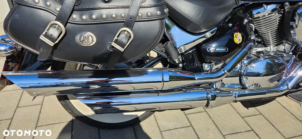 Suzuki Intruder - 17