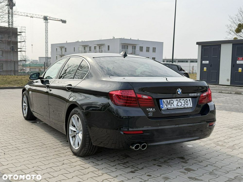 BMW Seria 5 525d Sport-Aut - 9